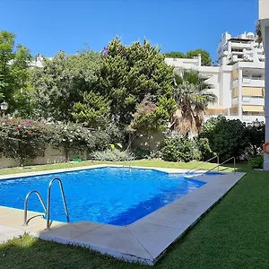 Appartement Lola Y Manuela En Primera Linea Playa Carihuela Con Excelente Terraza-jardin De 80 M2 Frente Al Mar Con Aparcamiento Privado Ideal Descansar Oyendo Olas Del Mar, Torremolinos